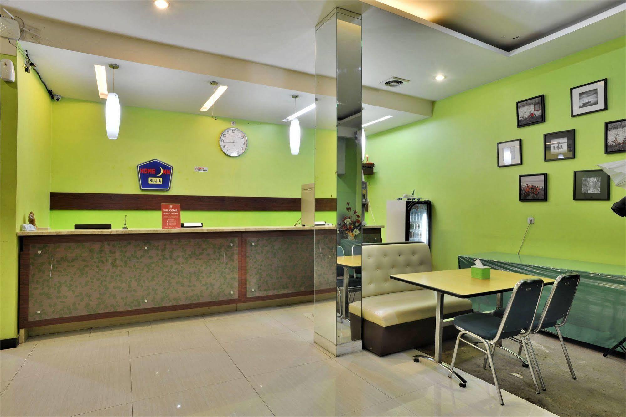 Zen Rooms Rujia Pecenongan Jacarta Exterior foto