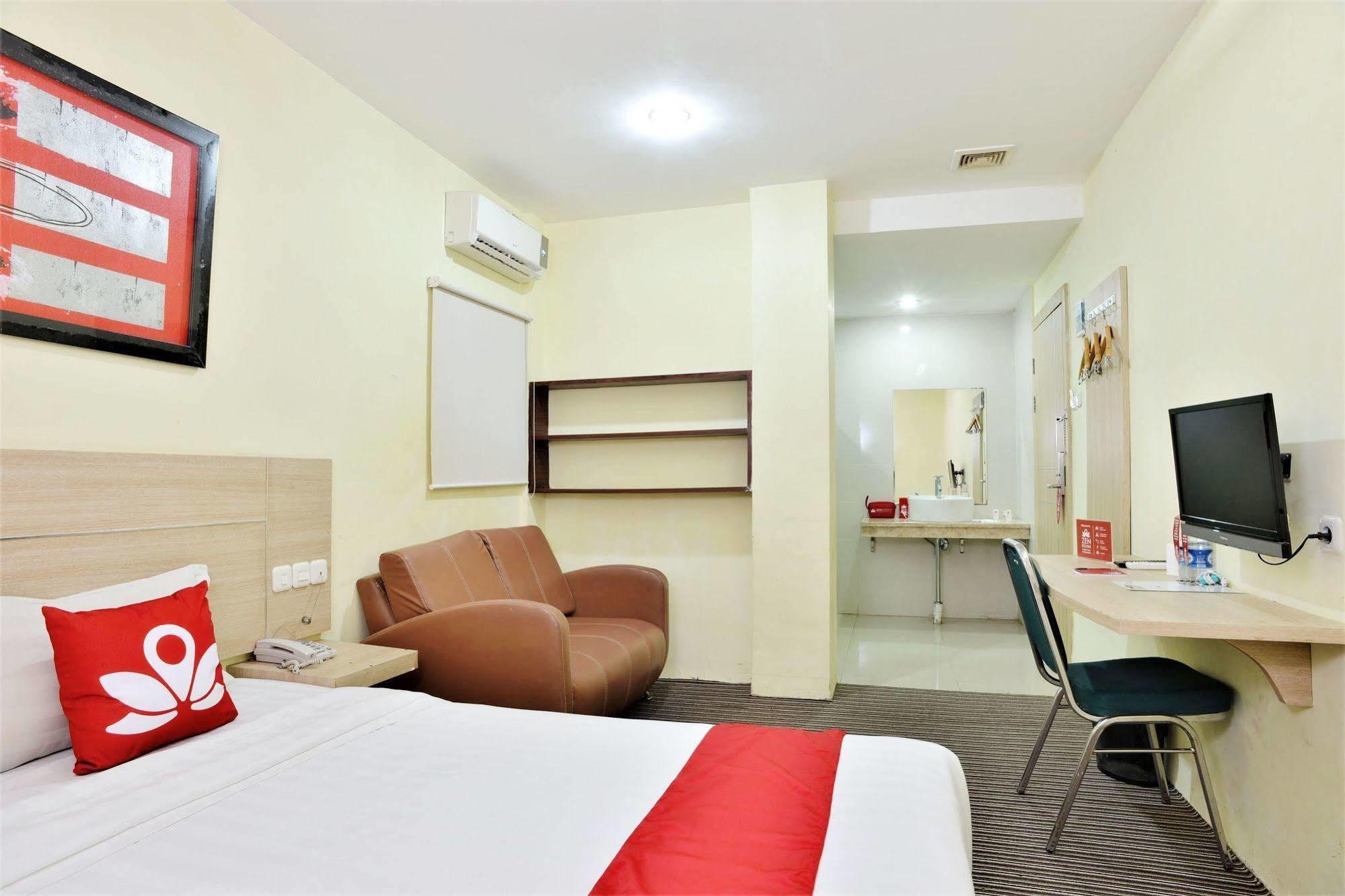 Zen Rooms Rujia Pecenongan Jacarta Exterior foto