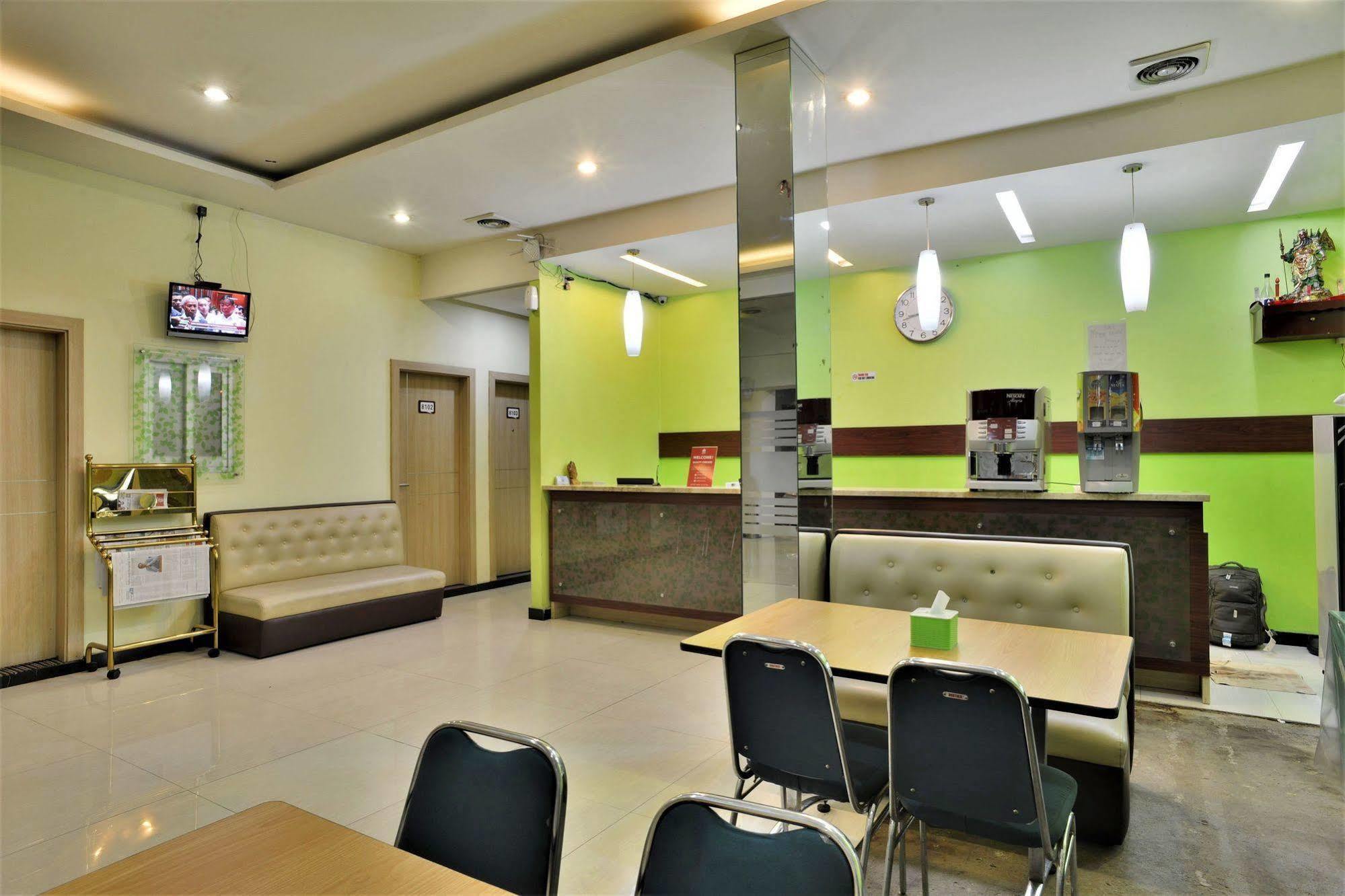 Zen Rooms Rujia Pecenongan Jacarta Exterior foto